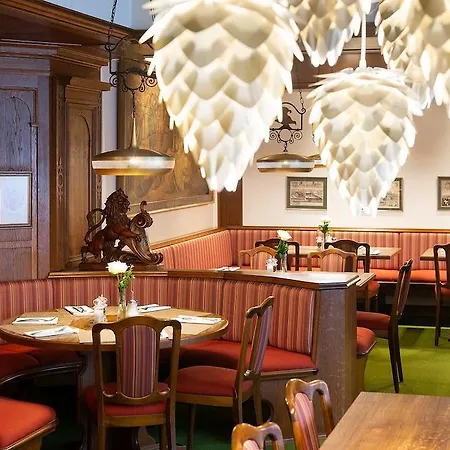 Bayerischer Hof Szálloda