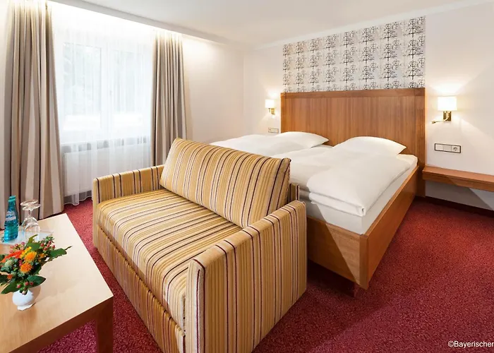 Bayerischer Hof מלון 3*