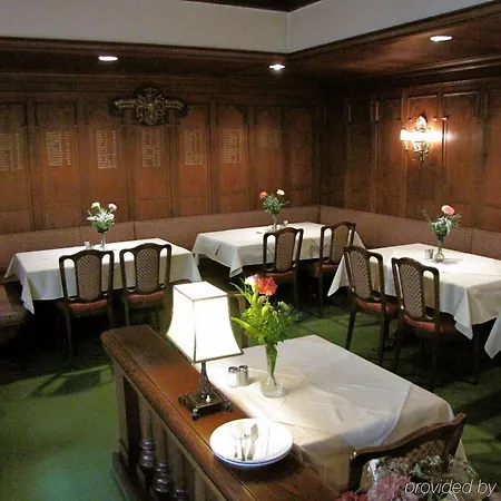 Bayerischer Hof Hotel 3*