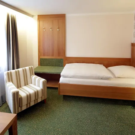 Hotel Bayerischer Hof 3*