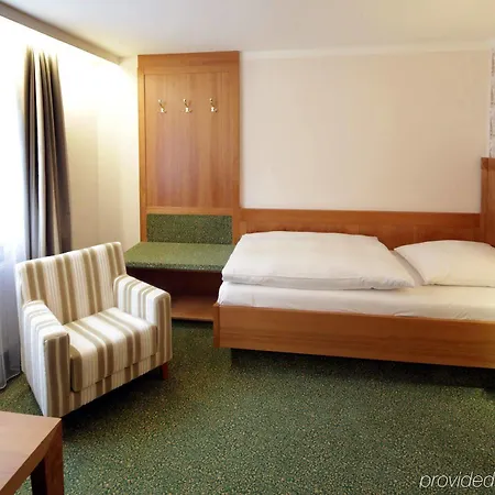 Hotel Bayerischer Hof 3*